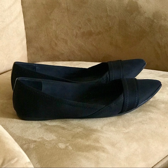 ⬇️ PRICE DROP! ALDO Black Pointy Neoprene Flats - Picture 3 of 7